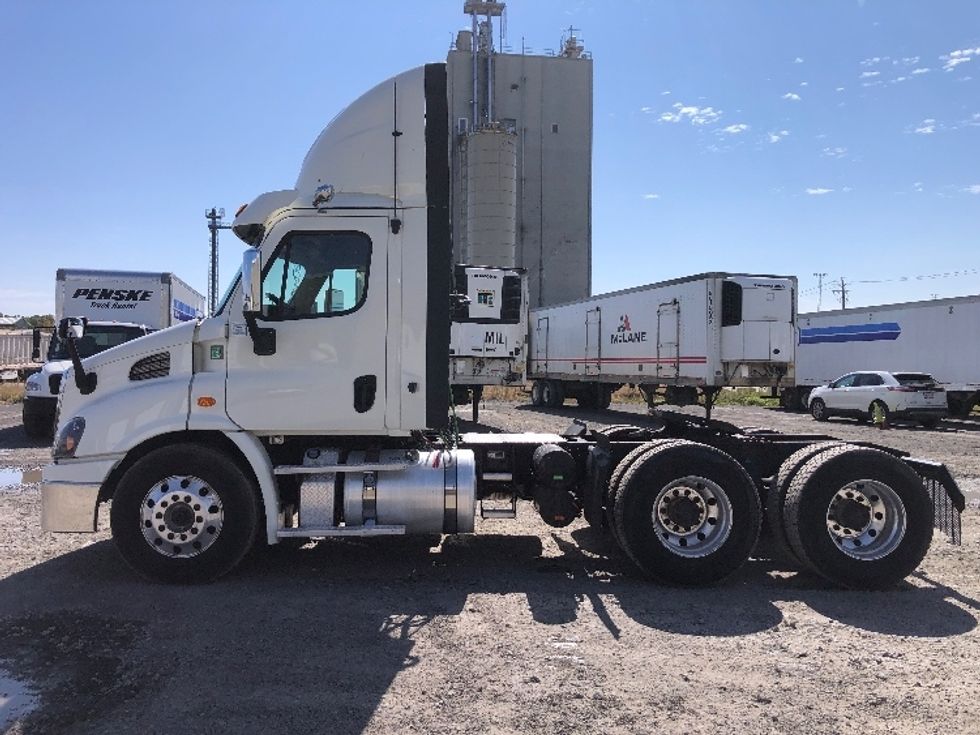 Day Cab Tractor-Heavy Duty Tractors-Freightliner-2018-Cascadia 11364ST-Guilderland Center-NY-357,654\n\t\tmiles-$ 37,500 - Image 4