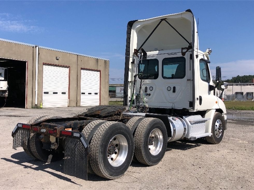 Day Cab Tractor-Heavy Duty Tractors-Freightliner-2018-Cascadia 11364ST-Guilderland Center-NY-357,654\n\t\tmiles-$ 37,500 - Image 7