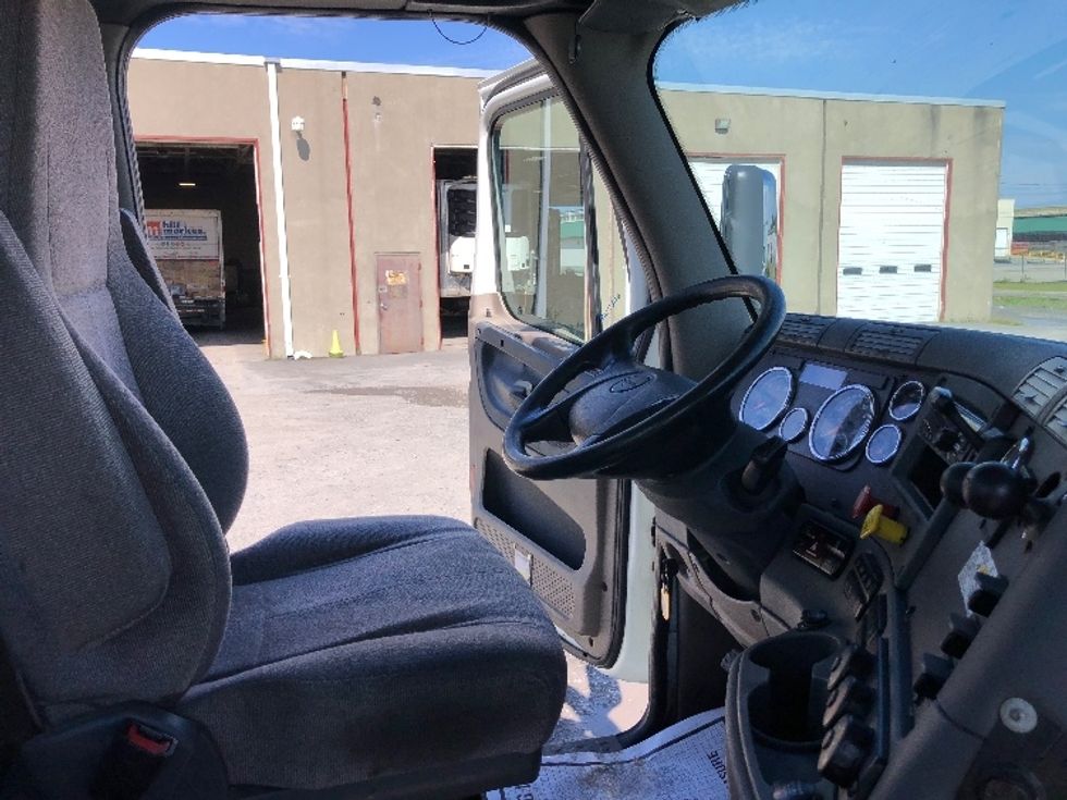 Day Cab Tractor-Heavy Duty Tractors-Freightliner-2018-Cascadia 11364ST-Guilderland Center-NY-357,654\n\t\tmiles-$ 37,500 - Image 14