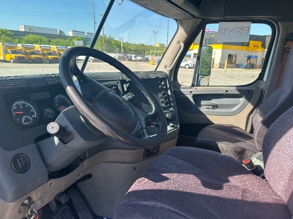 Day Cab Tractor-Heavy Duty Tractors-Freightliner-2018-Cascadia 11364ST-Indianapolis-IN-420,126\n\t\tmiles-$ 30,250 - Image 10