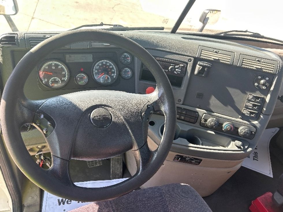 Day Cab Tractor-Heavy Duty Tractors-Freightliner-2018-Cascadia 11364ST-Indianapolis-IN-420,126\n\t\tmiles-$ 30,250 - Image 11