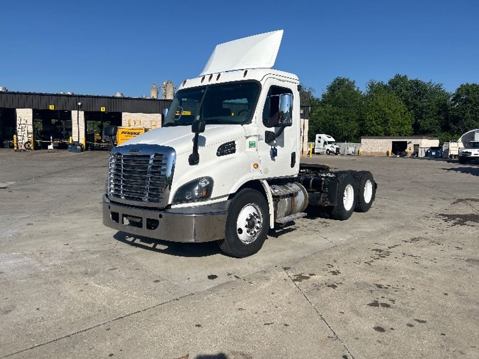 Day Cab Tractor-Heavy Duty Tractors-Freightliner-2018-Cascadia 11364ST-Indianapolis-IN-420,126\n\t\tmiles-$ 30,250 - Image 3