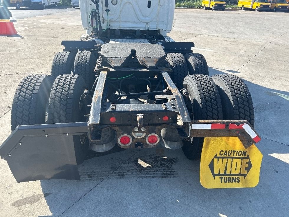 Day Cab Tractor-Heavy Duty Tractors-Freightliner-2018-Cascadia 11364ST-Indianapolis-IN-420,126\n\t\tmiles-$ 30,250 - Image 6