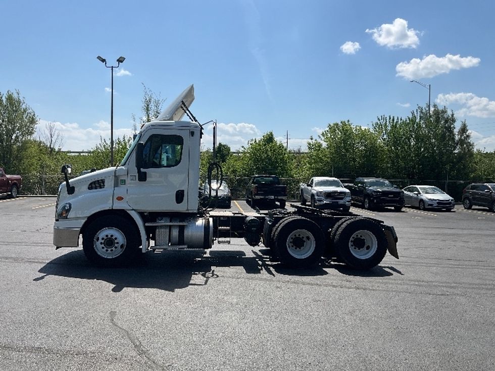 Day Cab Tractor-Heavy Duty Tractors-Freightliner-2018-Cascadia 11364ST-Indianapolis-IN-464,362\n\t\tmiles-$ 29,500 - Image 4
