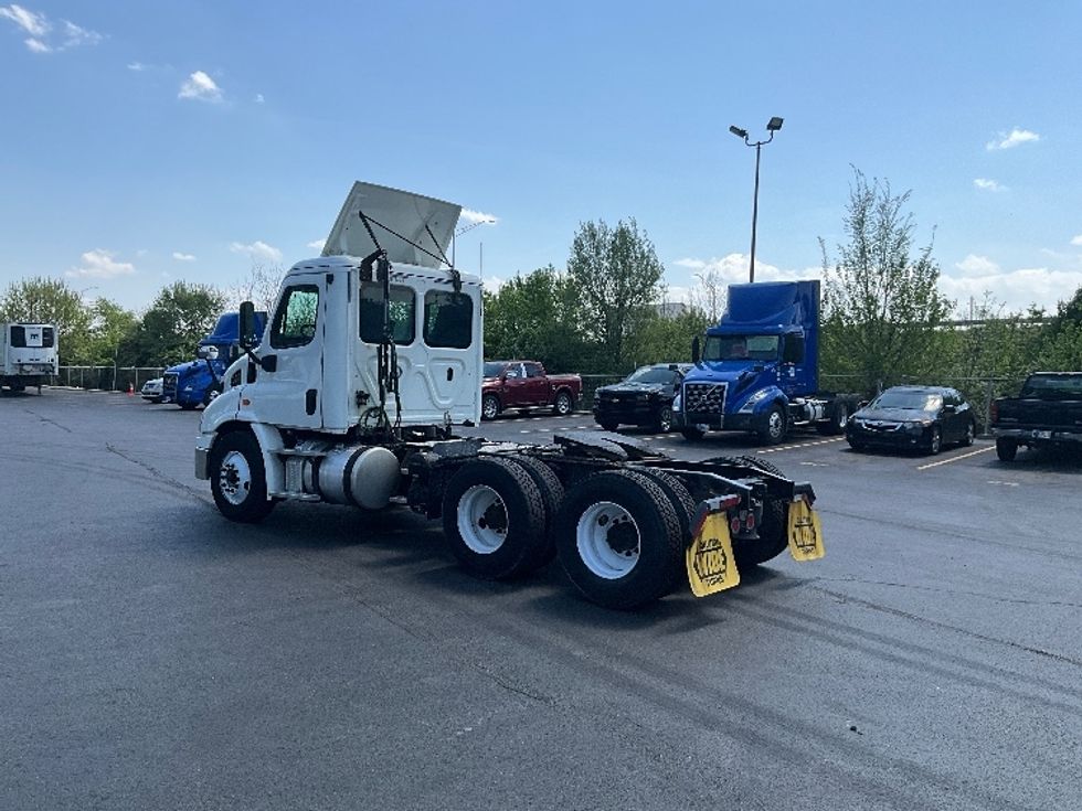 Day Cab Tractor-Heavy Duty Tractors-Freightliner-2018-Cascadia 11364ST-Indianapolis-IN-464,362\n\t\tmiles-$ 29,500 - Image 5