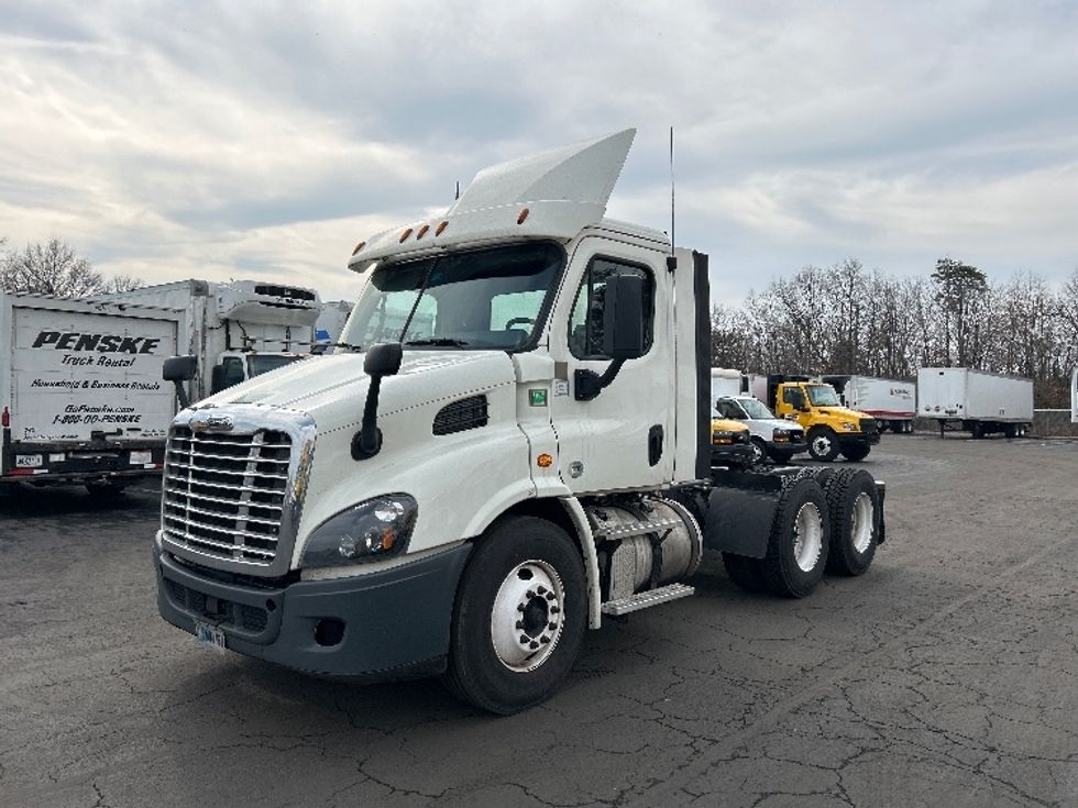 Day Cab Tractor-Heavy Duty Tractors-Freightliner-2018-Cascadia 11364ST-Manassas-VA-604,276\n\t\tmiles-$ 24,750 - Image 3
