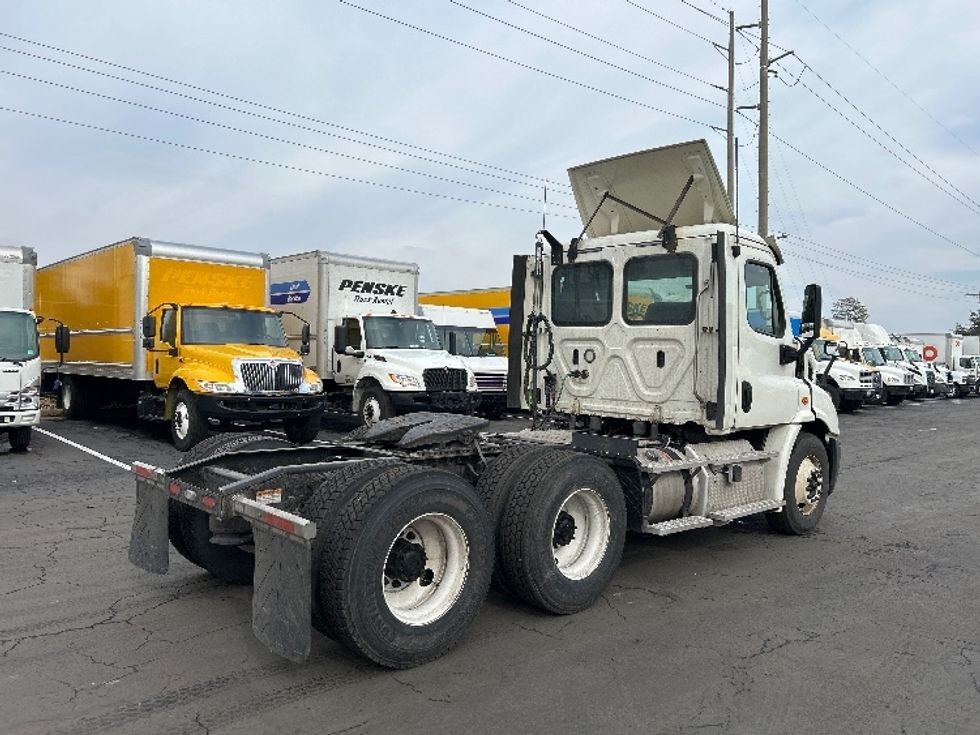Day Cab Tractor-Heavy Duty Tractors-Freightliner-2018-Cascadia 11364ST-Manassas-VA-604,276\n\t\tmiles-$ 24,750 - Image 7