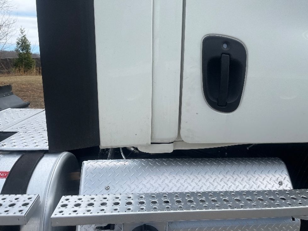 Day Cab Tractor-Heavy Duty Tractors-Freightliner-2018-Cascadia 11364ST-Manassas-VA-614,245\n\t\tmiles-$ 24,250 - Image 20