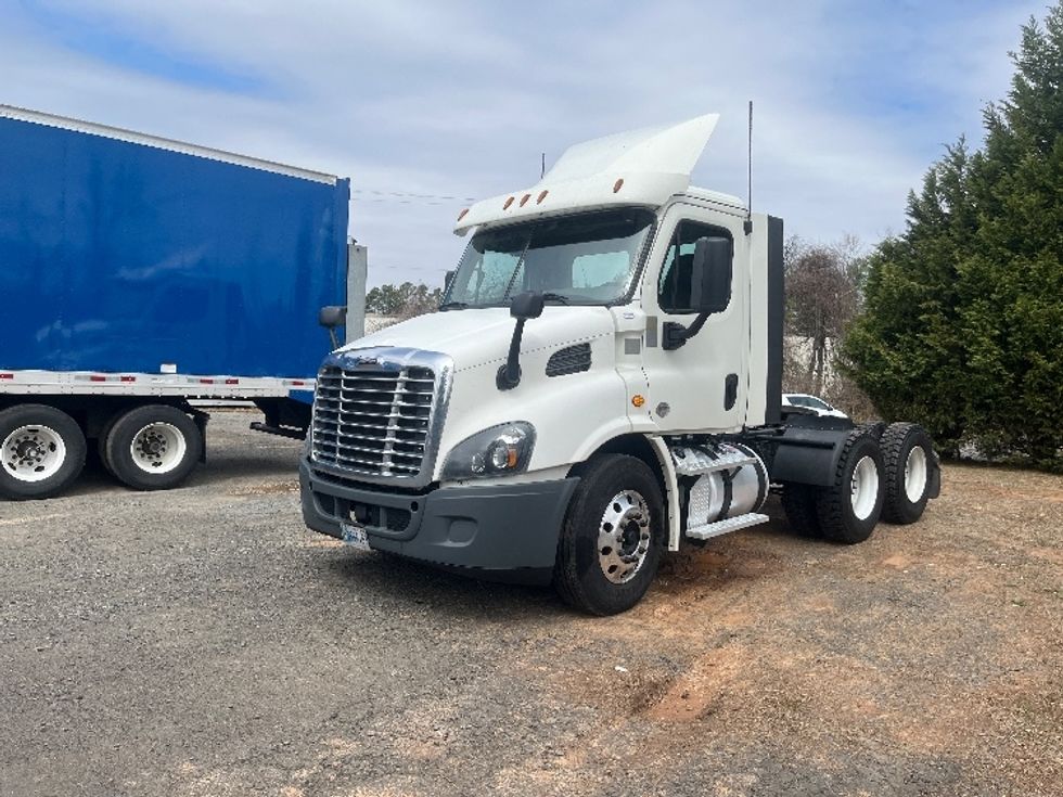 Day Cab Tractor-Heavy Duty Tractors-Freightliner-2018-Cascadia 11364ST-Manassas-VA-614,245\n\t\tmiles-$ 24,250 - Image 3