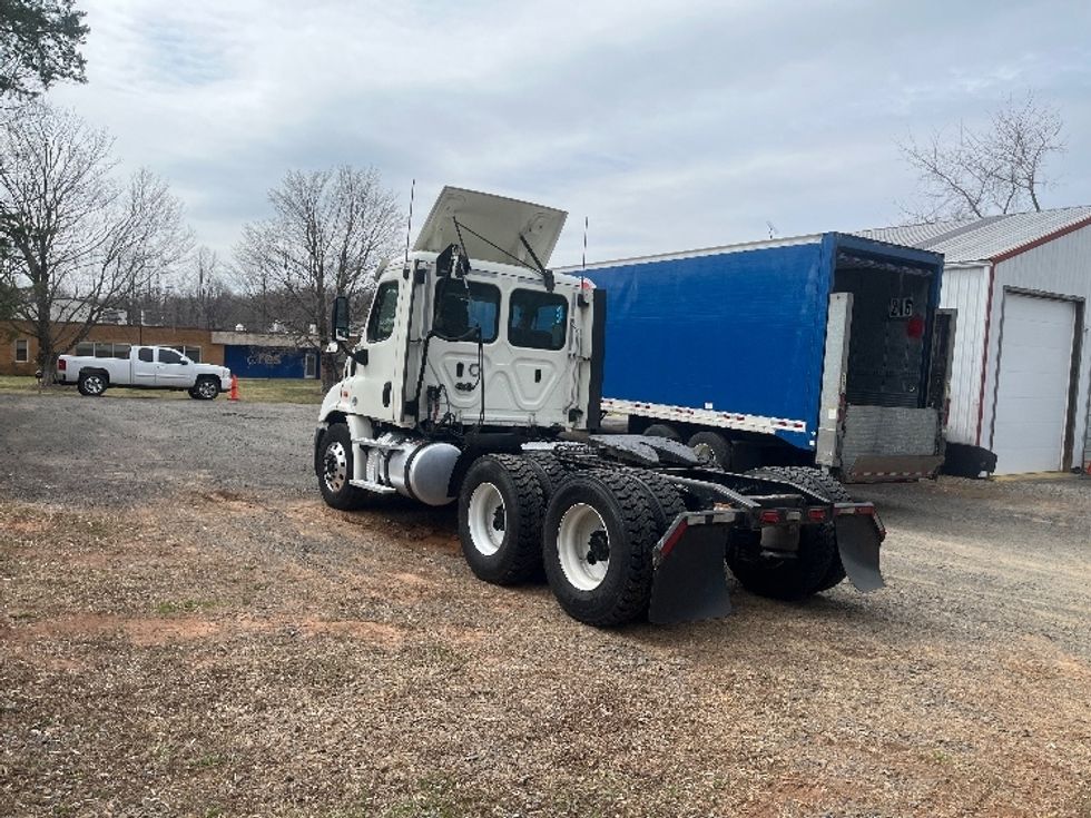 Day Cab Tractor-Heavy Duty Tractors-Freightliner-2018-Cascadia 11364ST-Manassas-VA-614,245\n\t\tmiles-$ 24,250 - Image 5