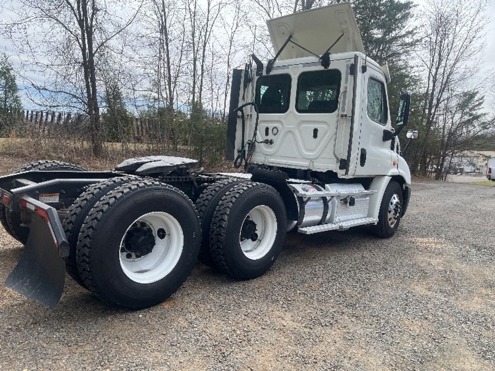 Day Cab Tractor-Heavy Duty Tractors-Freightliner-2018-Cascadia 11364ST-Manassas-VA-614,245\n\t\tmiles-$ 24,250 - Image 7
