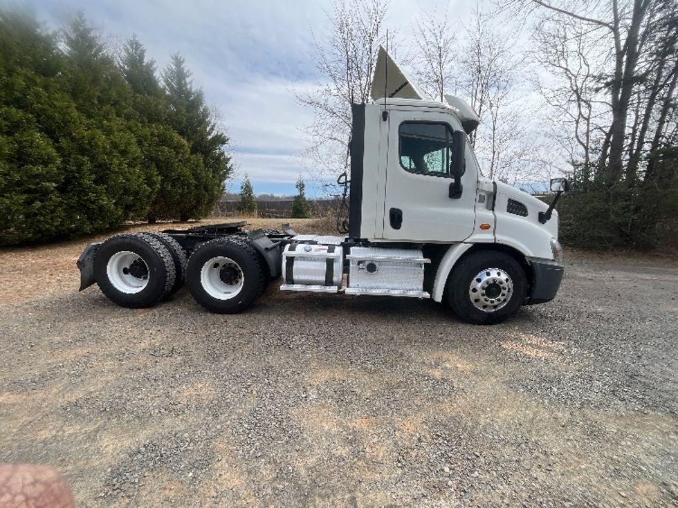 Day Cab Tractor-Heavy Duty Tractors-Freightliner-2018-Cascadia 11364ST-Manassas-VA-614,245\n\t\tmiles-$ 24,250 - Image 8
