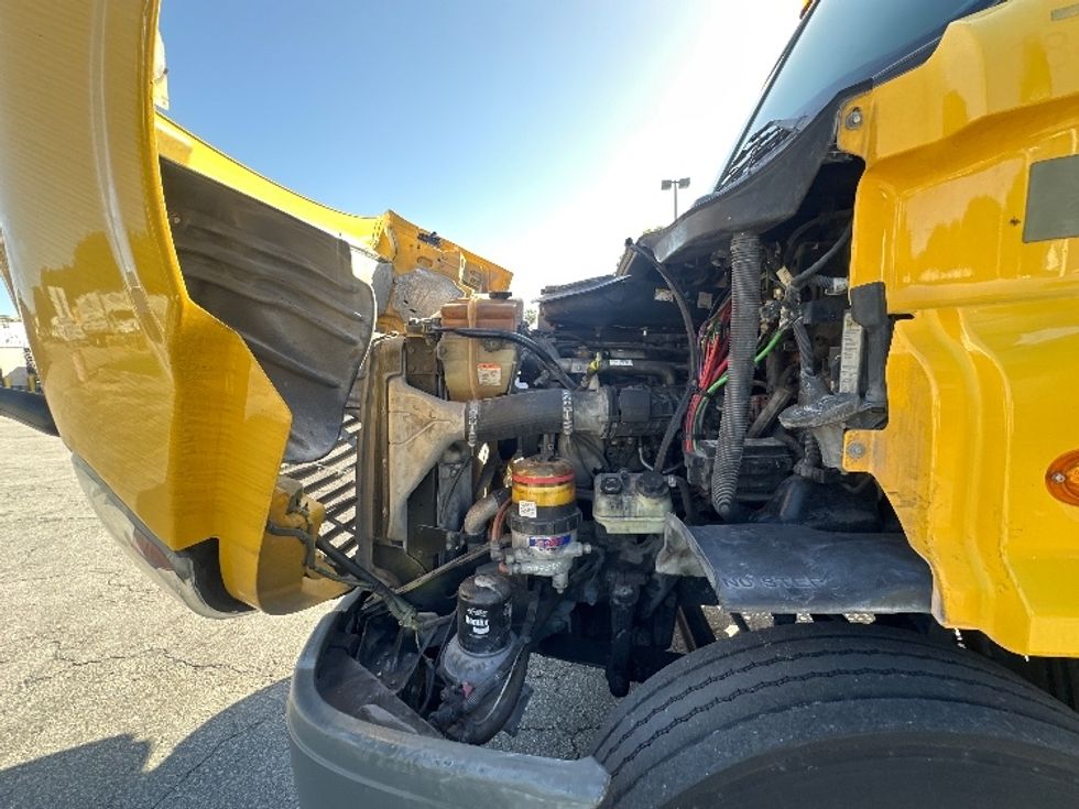 Day Cab Tractor-Heavy Duty Tractors-Freightliner-2018-Cascadia 11364ST-Medley-FL-425,730\n\t\tmiles-$ 31,750 - Image 16