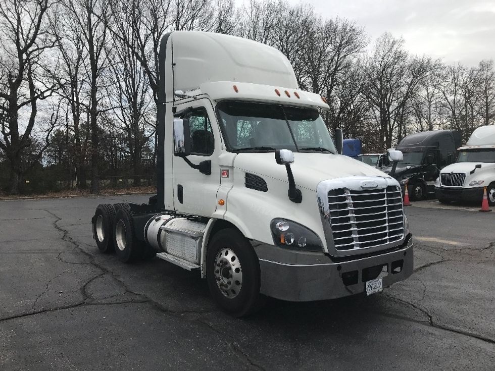 Day Cab Tractor-Heavy Duty Tractors-Freightliner-2018-Cascadia 11364ST-Memphis-TN-440,244\n\t\tmiles-$ 39,750 - Image 1