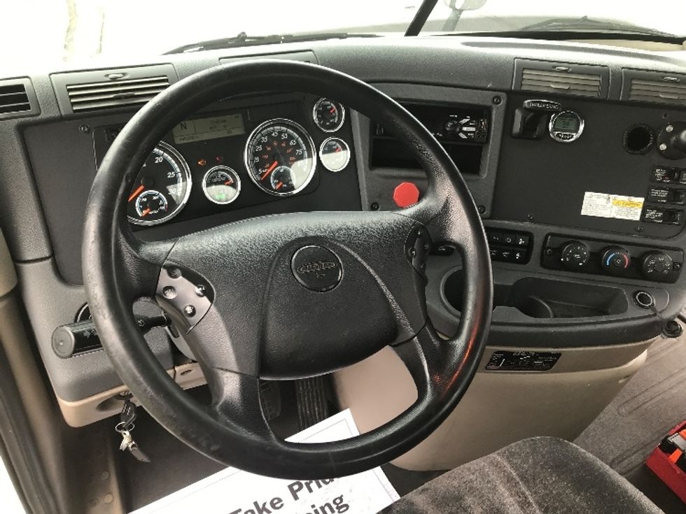 Day Cab Tractor-Heavy Duty Tractors-Freightliner-2018-Cascadia 11364ST-Memphis-TN-440,244\n\t\tmiles-$ 39,750 - Image 11