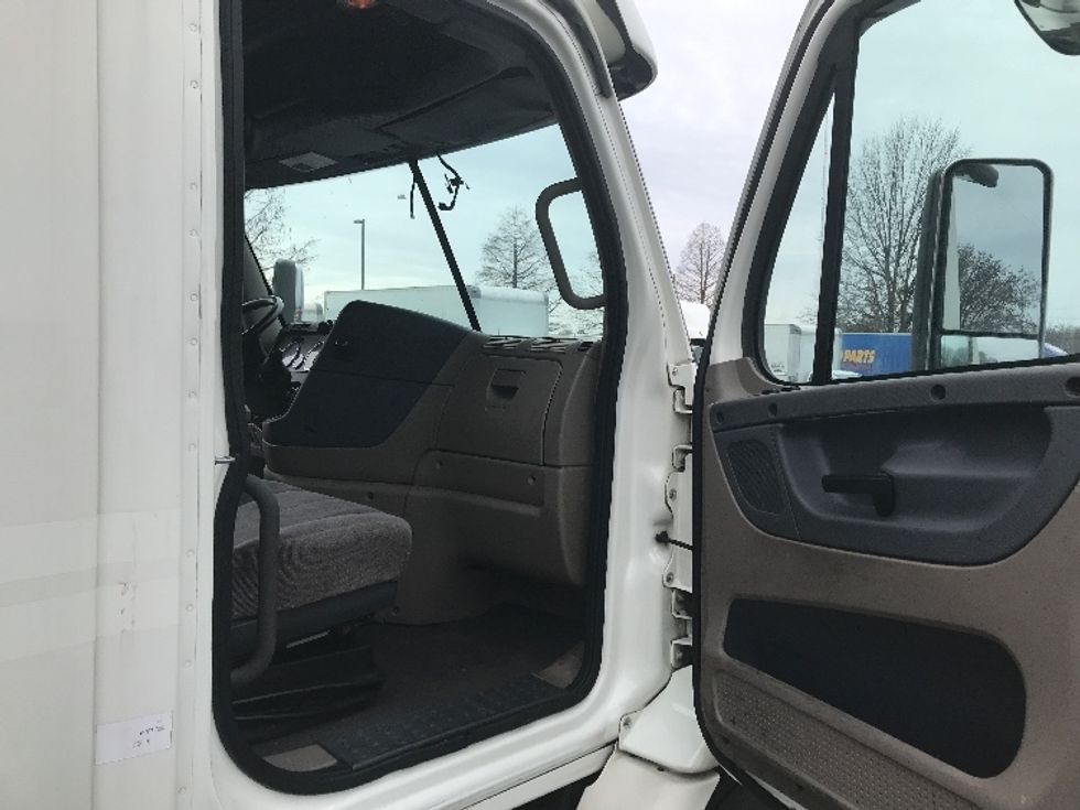 Day Cab Tractor-Heavy Duty Tractors-Freightliner-2018-Cascadia 11364ST-Memphis-TN-440,244\n\t\tmiles-$ 39,750 - Image 12