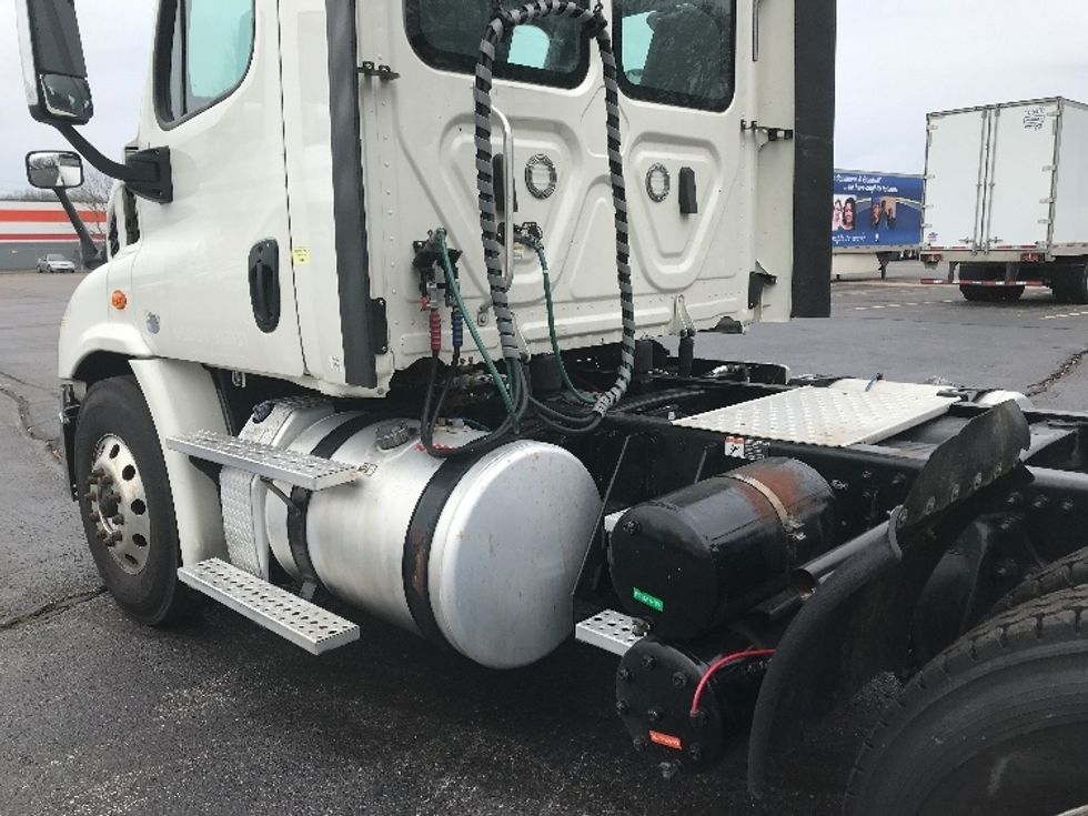 Day Cab Tractor-Heavy Duty Tractors-Freightliner-2018-Cascadia 11364ST-Memphis-TN-440,244\n\t\tmiles-$ 39,750 - Image 17