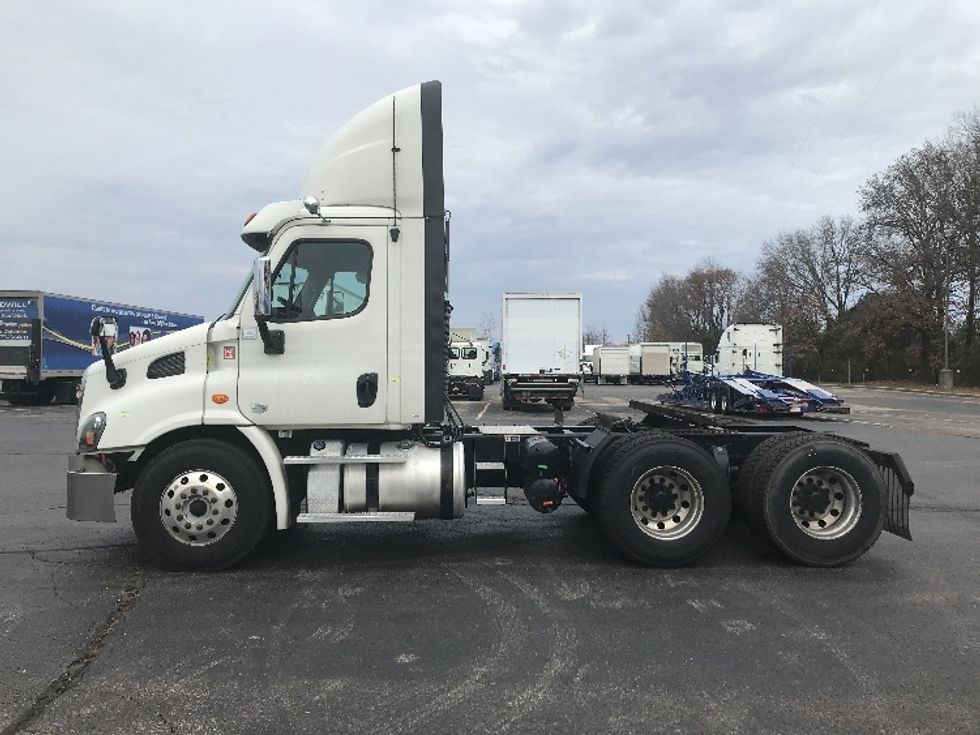 Day Cab Tractor-Heavy Duty Tractors-Freightliner-2018-Cascadia 11364ST-Memphis-TN-440,244\n\t\tmiles-$ 39,750 - Image 4