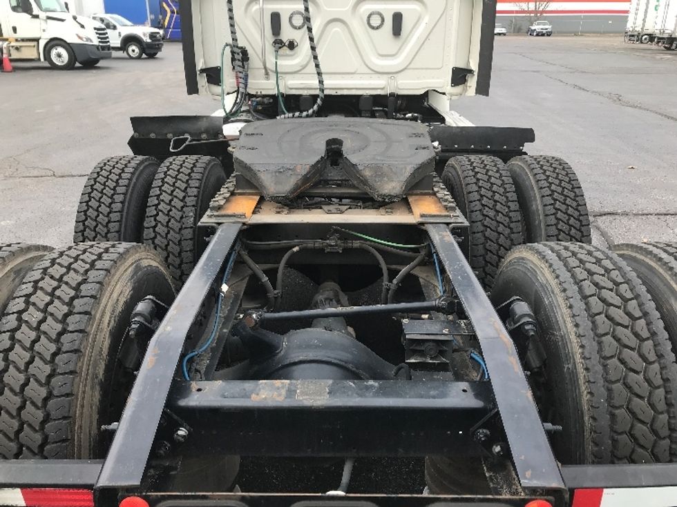 Day Cab Tractor-Heavy Duty Tractors-Freightliner-2018-Cascadia 11364ST-Memphis-TN-440,244\n\t\tmiles-$ 39,750 - Image 6