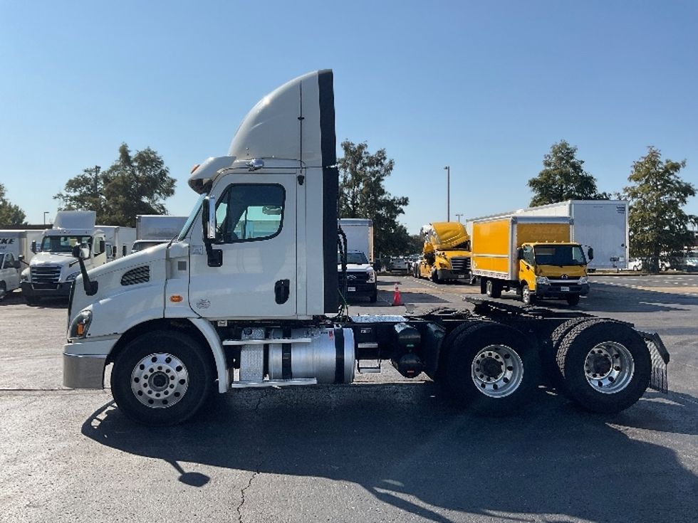 Day Cab Tractor-Heavy Duty Tractors-Freightliner-2018-Cascadia 11364ST-Memphis-TN-585,485\n\t\tmiles-$ 30,750 - Image 4