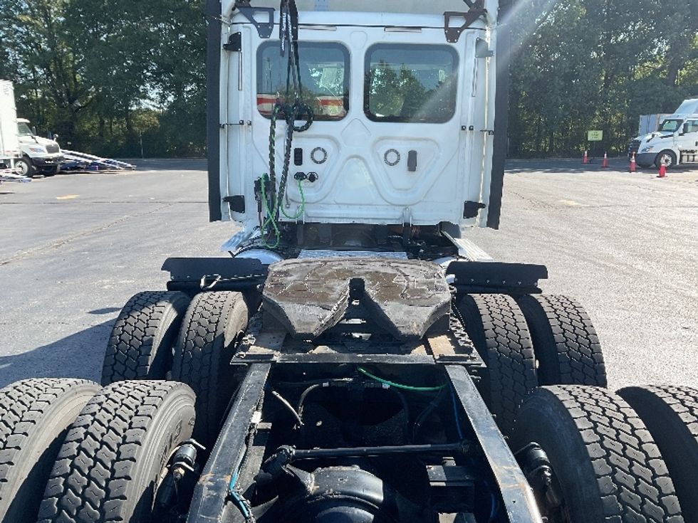 Day Cab Tractor-Heavy Duty Tractors-Freightliner-2018-Cascadia 11364ST-Memphis-TN-585,485\n\t\tmiles-$ 30,750 - Image 6