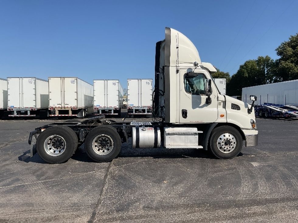 Day Cab Tractor-Heavy Duty Tractors-Freightliner-2018-Cascadia 11364ST-Memphis-TN-585,485\n\t\tmiles-$ 30,750 - Image 8