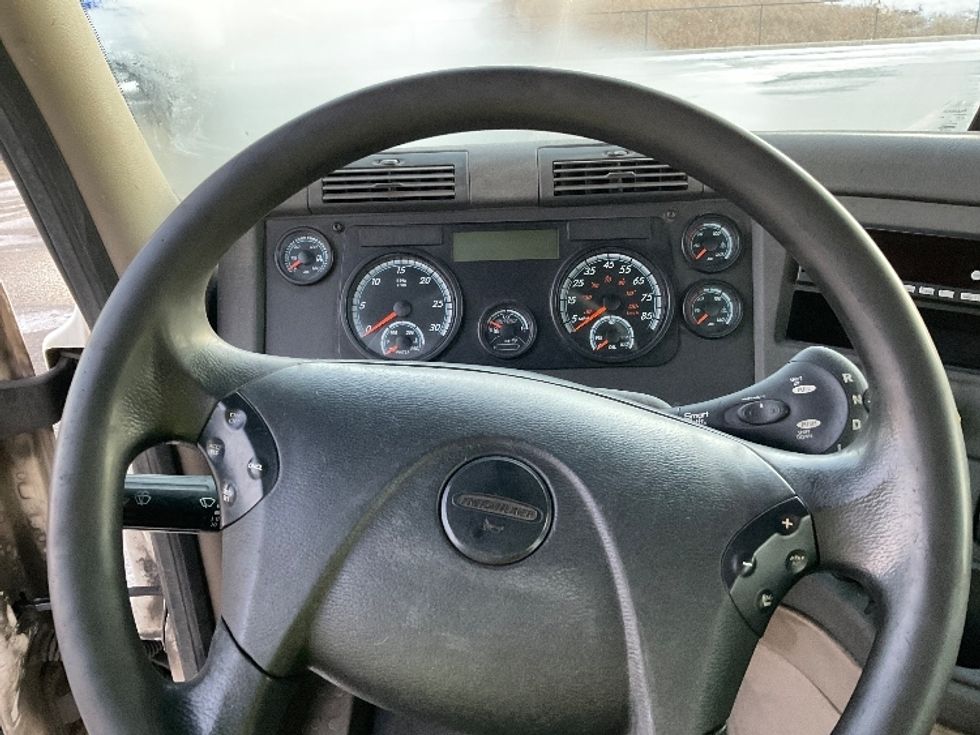 Day Cab Tractor-Heavy Duty Tractors-Freightliner-2018-Cascadia 11364ST-Milwaukee-WI-431,100\n\t\tmiles-$ 36,750 - Image 11