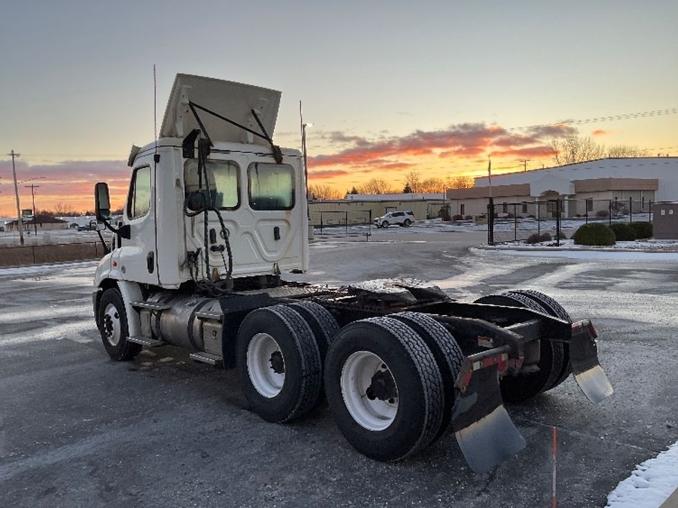 Day Cab Tractor-Heavy Duty Tractors-Freightliner-2018-Cascadia 11364ST-Milwaukee-WI-431,100\n\t\tmiles-$ 36,750 - Image 5