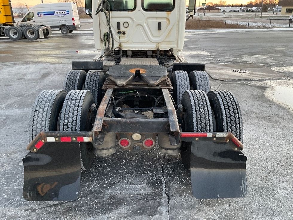 Day Cab Tractor-Heavy Duty Tractors-Freightliner-2018-Cascadia 11364ST-Milwaukee-WI-431,100\n\t\tmiles-$ 36,750 - Image 6