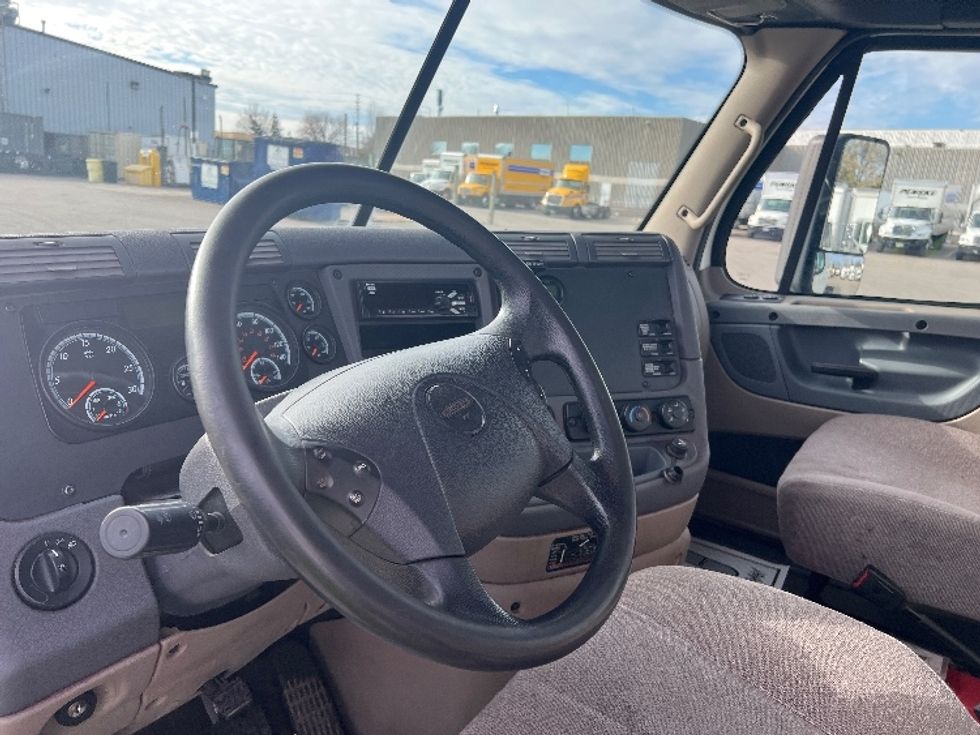 Day Cab Tractor-Heavy Duty Tractors-Freightliner-2018-Cascadia 11364ST-Mississauga-ON-168,701\n\t\tkm-$ 52,750 - Image 10