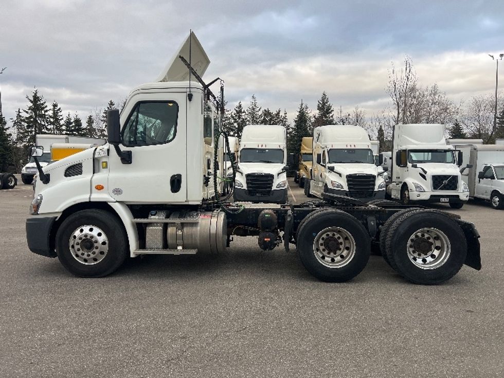 Day Cab Tractor-Heavy Duty Tractors-Freightliner-2018-Cascadia 11364ST-Mississauga-ON-168,701\n\t\tkm-$ 52,750 - Image 4
