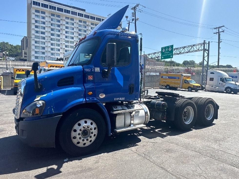 Day Cab Tractor-Heavy Duty Tractors-Freightliner-2018-Cascadia 11364ST-North Bergen-NJ-176,079\n\t\tmiles-$ 47,750 - Image 3