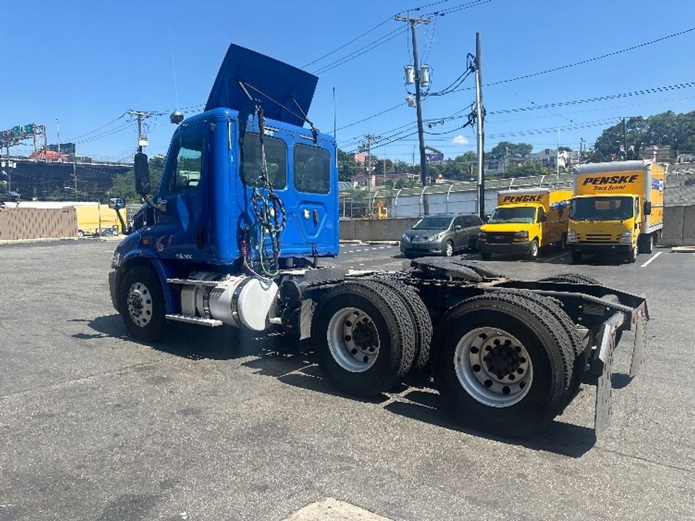 Day Cab Tractor-Heavy Duty Tractors-Freightliner-2018-Cascadia 11364ST-North Bergen-NJ-176,079\n\t\tmiles-$ 47,750 - Image 5