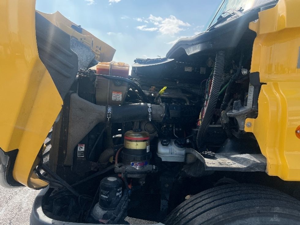 Day Cab Tractor-Heavy Duty Tractors-Freightliner-2018-Cascadia 11364ST-Oakwood Village-OH-349,361\n\t\tmiles-$ 35,500 - Image 16