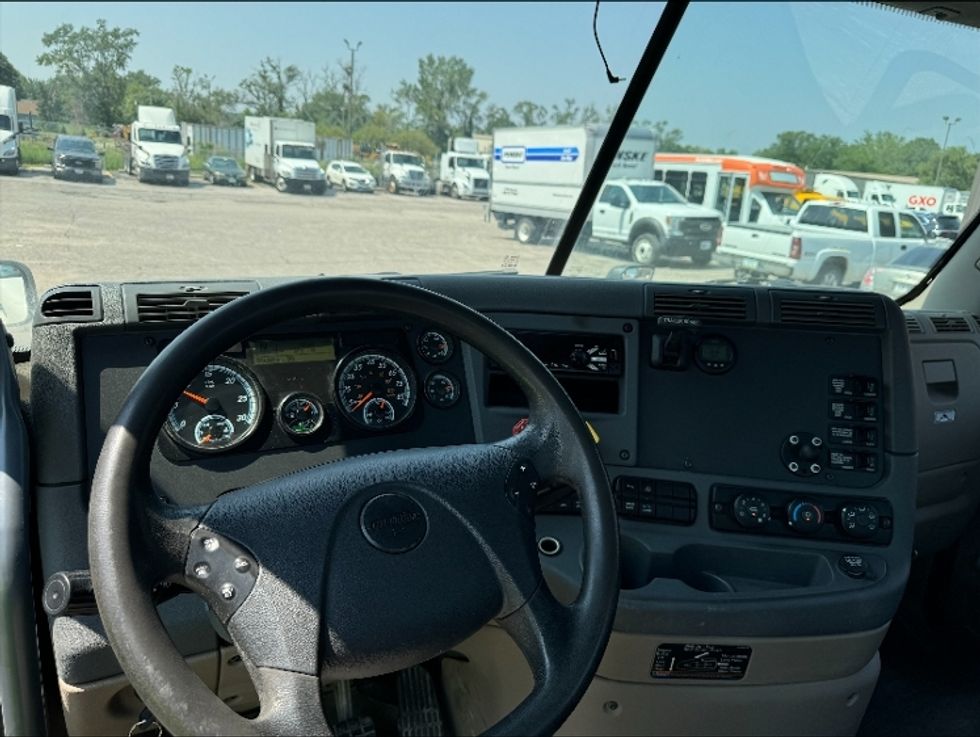 Day Cab Tractor-Heavy Duty Tractors-Freightliner-2018-Cascadia 11364ST-Omaha-NE-279,279\n\t\tmiles-$ 47,250 - Image 11
