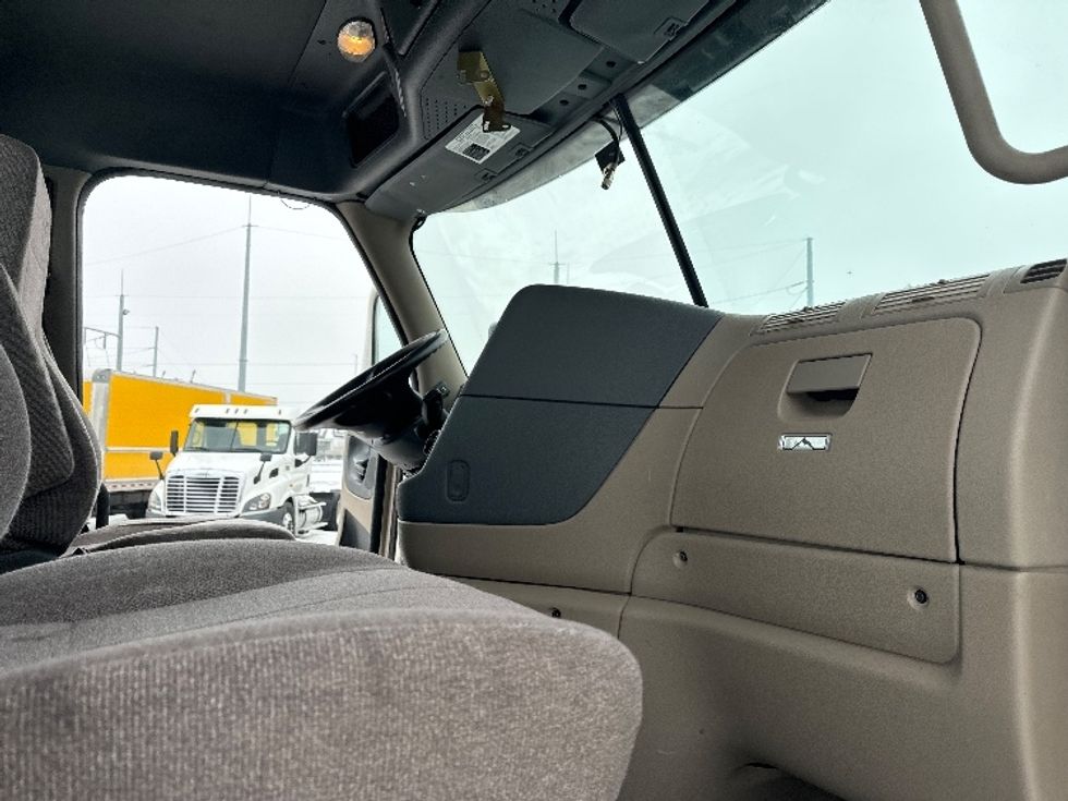 Day Cab Tractor-Heavy Duty Tractors-Freightliner-2018-Cascadia 11364ST-Omaha-NE-279,279\n\t\tmiles-$ 47,250 - Image 12