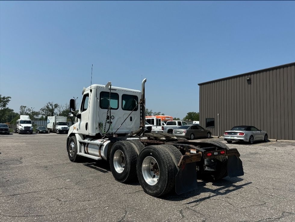 Day Cab Tractor-Heavy Duty Tractors-Freightliner-2018-Cascadia 11364ST-Omaha-NE-279,279\n\t\tmiles-$ 47,250 - Image 5