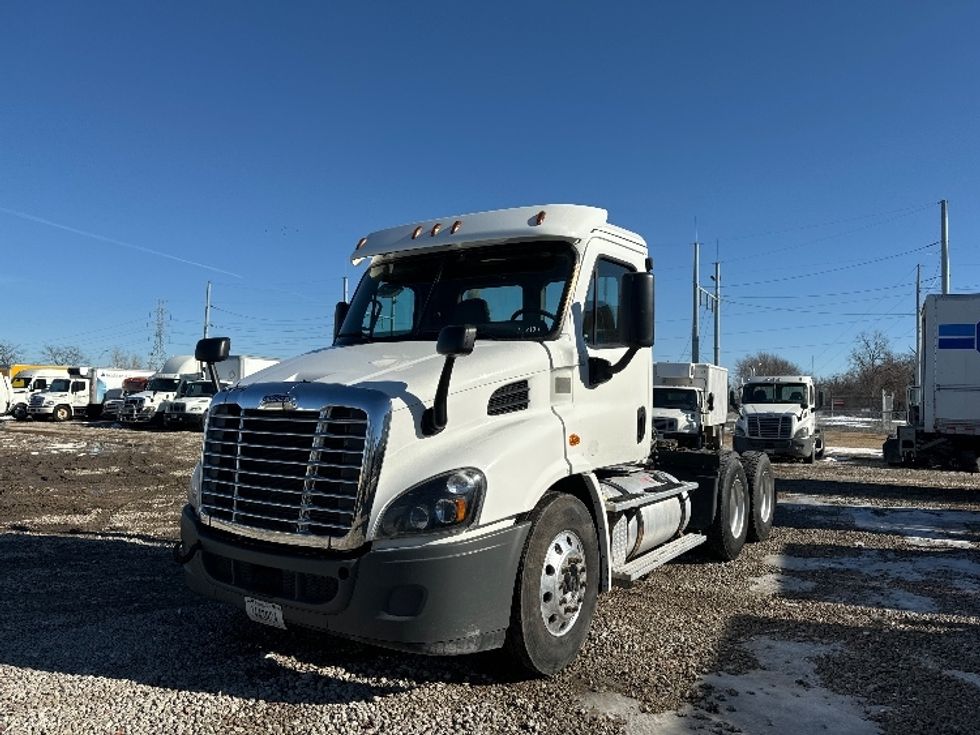 Day Cab Tractor-Heavy Duty Tractors-Freightliner-2018-Cascadia 11364ST-Omaha-NE-306,645\n\t\tmiles-$ 45,500 - Image 3