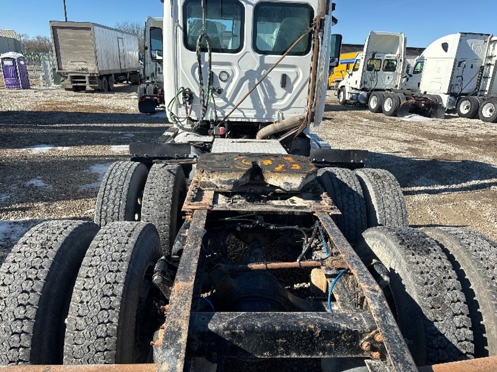 Day Cab Tractor-Heavy Duty Tractors-Freightliner-2018-Cascadia 11364ST-Omaha-NE-306,645\n\t\tmiles-$ 45,500 - Image 6