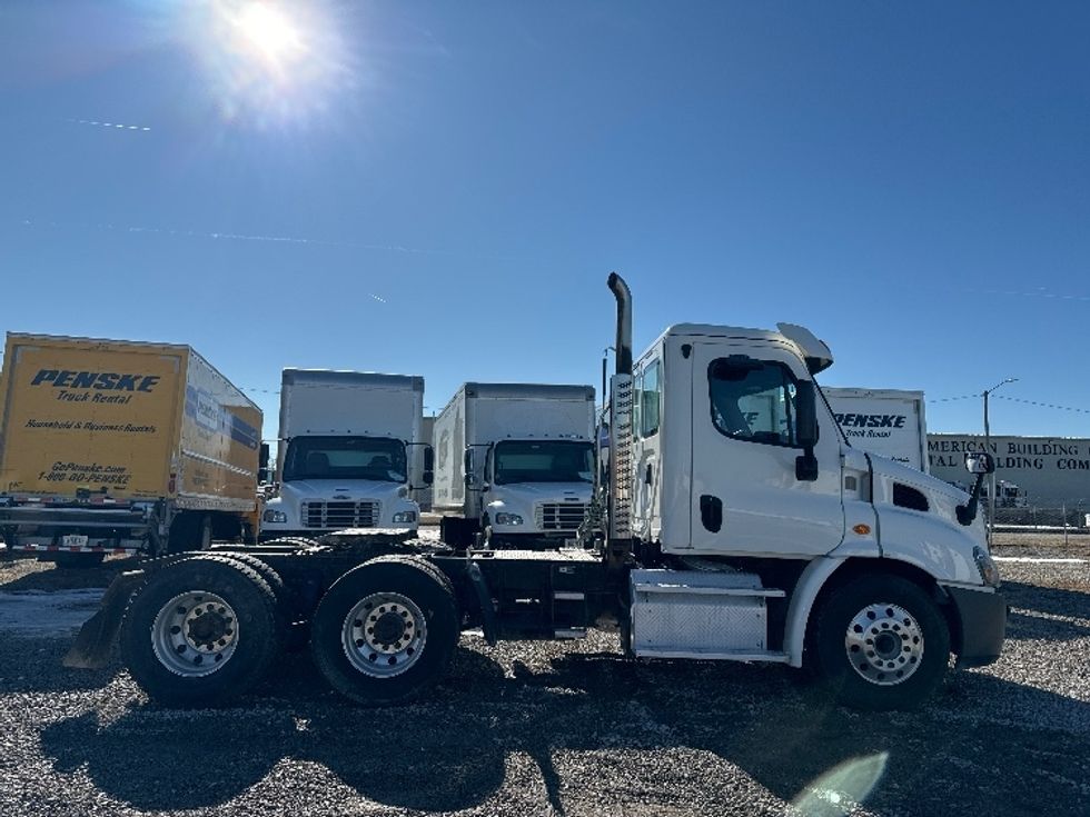 Day Cab Tractor-Heavy Duty Tractors-Freightliner-2018-Cascadia 11364ST-Omaha-NE-306,645\n\t\tmiles-$ 45,500 - Image 8