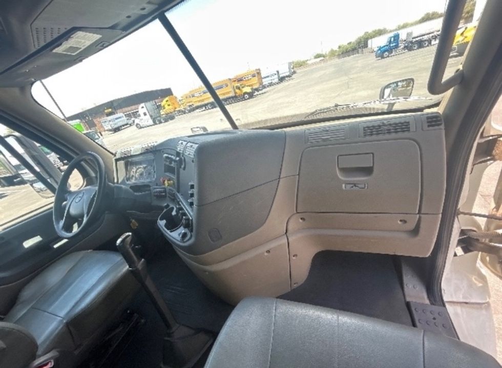 Day Cab Tractor-Heavy Duty Tractors-Freightliner-2018-Cascadia 11364ST-Phoenix-AZ-388,251\n\t\tmiles-$ 31,500 - Image 13