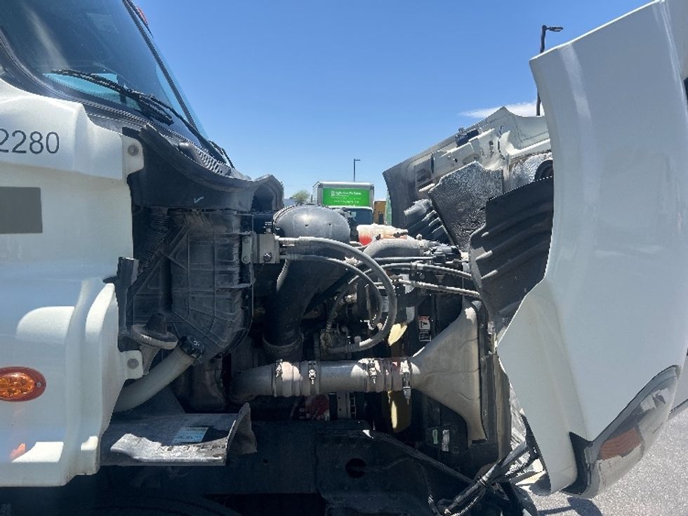 Day Cab Tractor-Heavy Duty Tractors-Freightliner-2018-Cascadia 11364ST-Phoenix-AZ-388,251\n\t\tmiles-$ 31,500 - Image 15