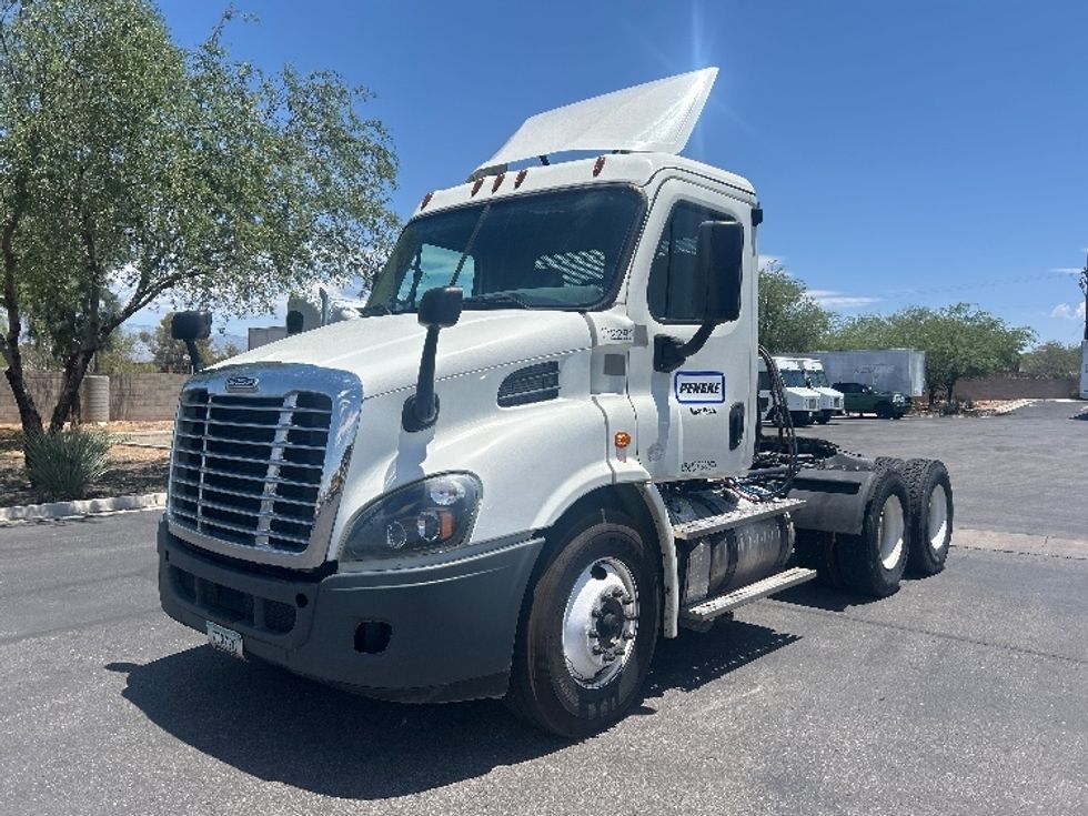 Day Cab Tractor-Heavy Duty Tractors-Freightliner-2018-Cascadia 11364ST-Phoenix-AZ-388,251\n\t\tmiles-$ 31,500 - Image 3