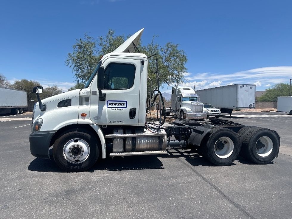 Day Cab Tractor-Heavy Duty Tractors-Freightliner-2018-Cascadia 11364ST-Phoenix-AZ-388,251\n\t\tmiles-$ 31,500 - Image 4
