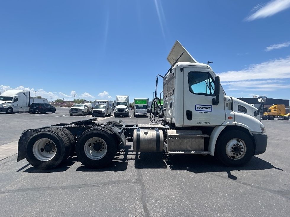 Day Cab Tractor-Heavy Duty Tractors-Freightliner-2018-Cascadia 11364ST-Phoenix-AZ-388,251\n\t\tmiles-$ 31,500 - Image 8