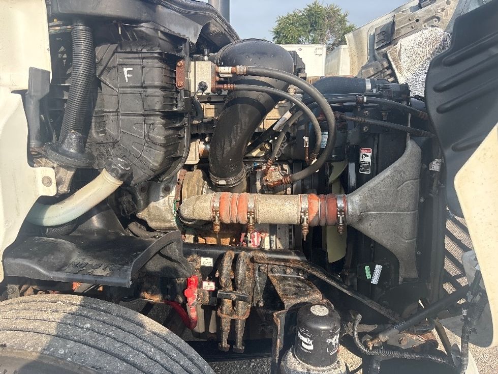 Day Cab Tractor-Heavy Duty Tractors-Freightliner-2018-Cascadia 11364ST-Piqua-OH-667,723\n\t\tmiles-$ 22,750 - Image 15