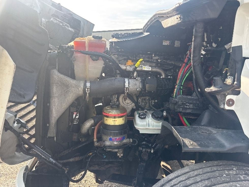 Day Cab Tractor-Heavy Duty Tractors-Freightliner-2018-Cascadia 11364ST-Piqua-OH-667,723\n\t\tmiles-$ 22,750 - Image 16