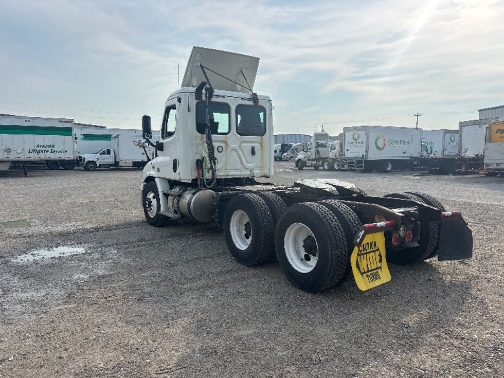 Day Cab Tractor-Heavy Duty Tractors-Freightliner-2018-Cascadia 11364ST-Piqua-OH-667,723\n\t\tmiles-$ 22,750 - Image 5