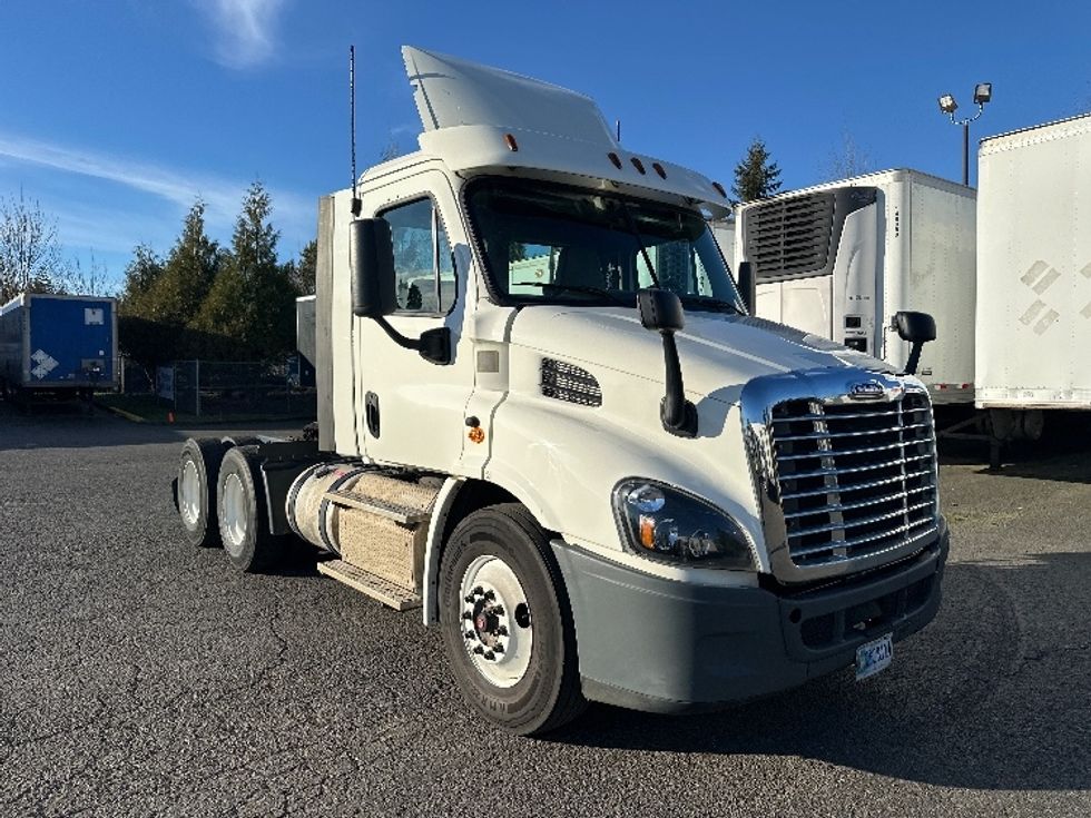 Day Cab Tractor-Heavy Duty Tractors-Freightliner-2018-Cascadia 11364ST-Portland-OR-179,684\n\t\tmiles-$ 48,250 - Image 1