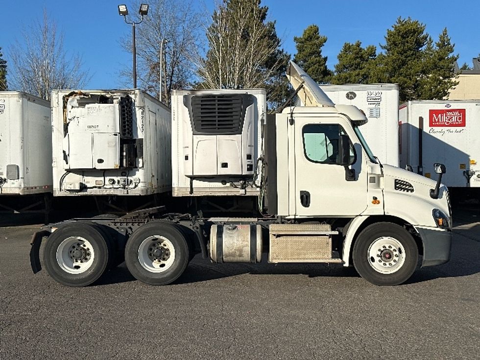 Day Cab Tractor-Heavy Duty Tractors-Freightliner-2018-Cascadia 11364ST-Portland-OR-179,684\n\t\tmiles-$ 48,250 - Image 8